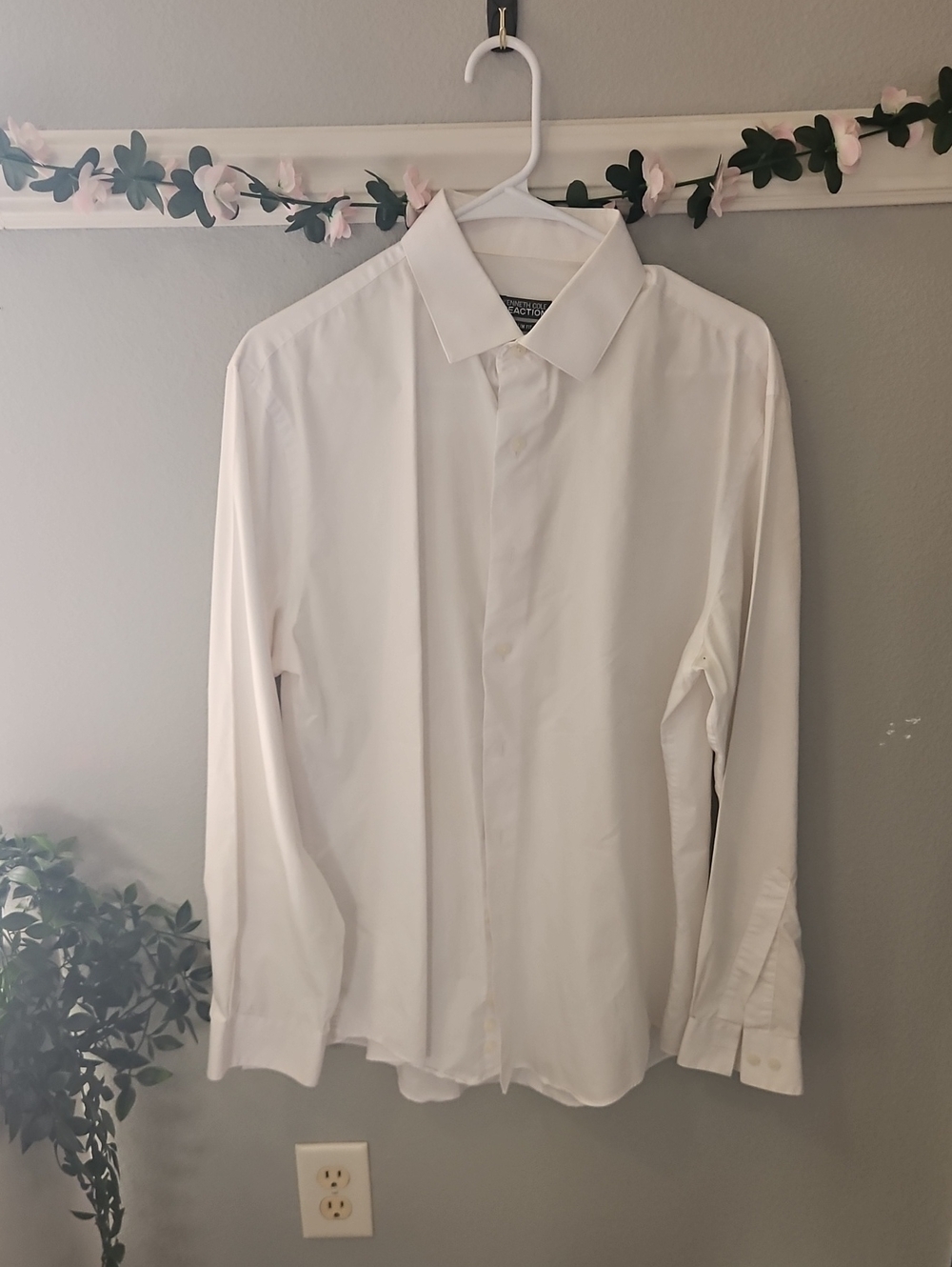 💥Kenneth Cole Reaction White Long-Sleeve Dress Shirt - Hidden Placket